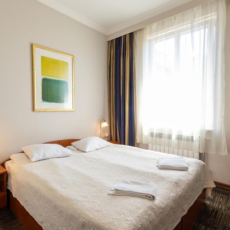 Noclegi Stadion Bed & Breakfast Warszawa Exteriör bild